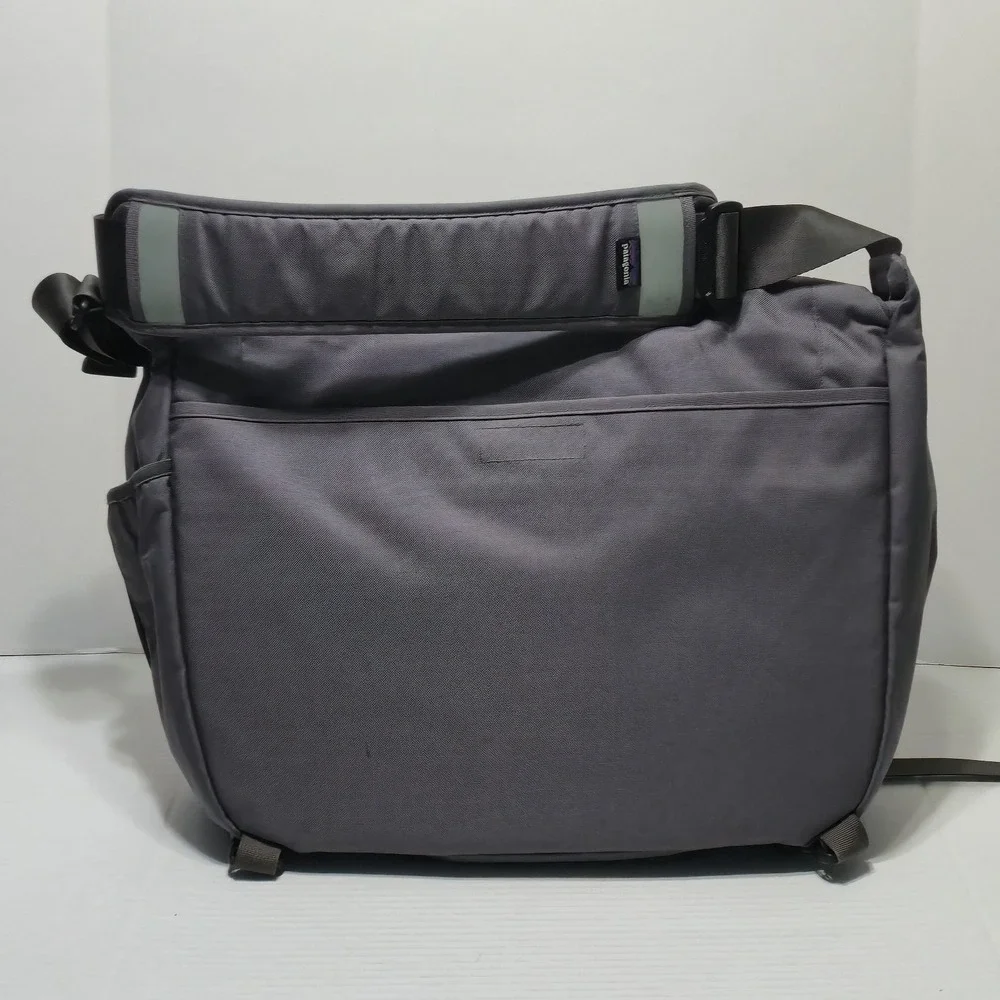 Patagonia Half Mass Messenger Bag Gray Orange Laptop Commuter Shoulder Bag 20L